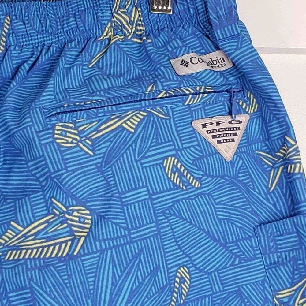 Columbia Omni-Shade Men’s Swim Trunks Blue Size XL Geometric Fish PFG Pockets